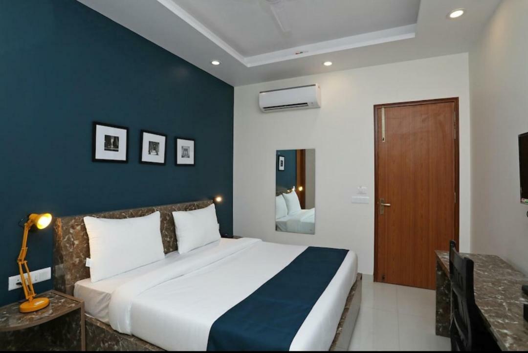 Hotel Galaxy Inn Γκουργκάον Εξωτερικό φωτογραφία