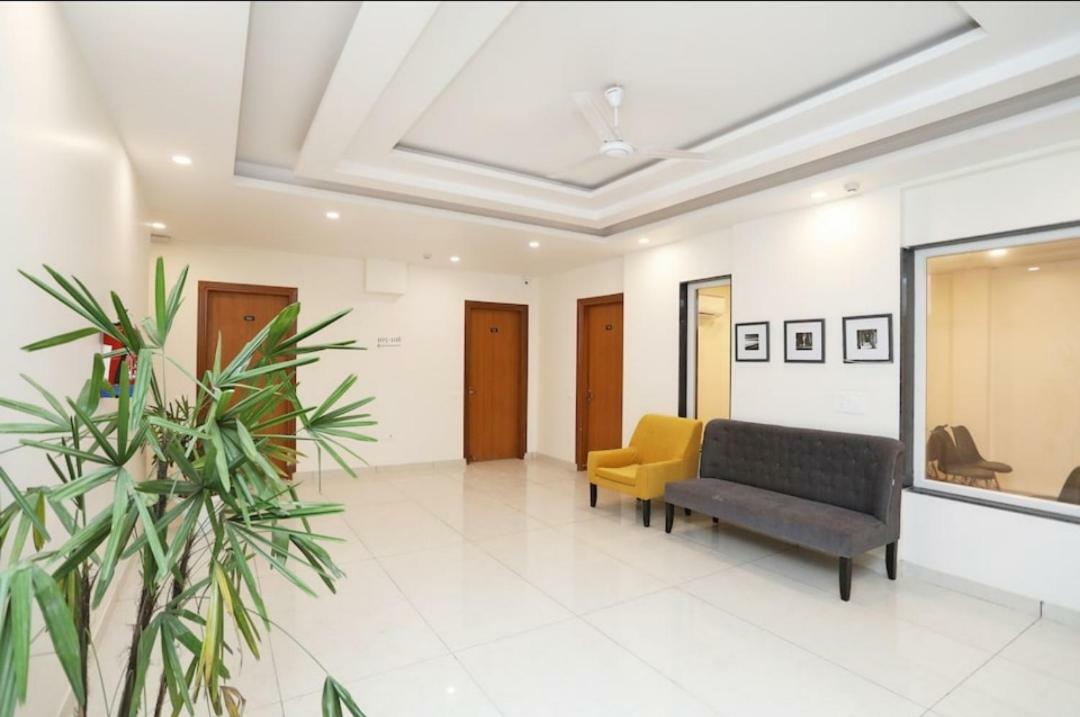 Hotel Galaxy Inn Γκουργκάον Εξωτερικό φωτογραφία